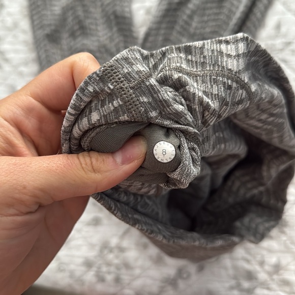 lululemon athletica Gray Patterned Leggings - Picture 4 of 6